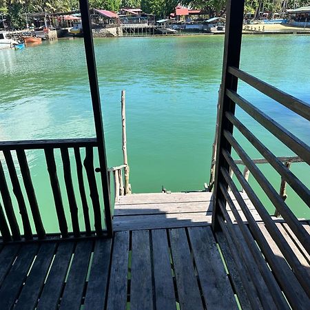 Mooi Park Hotel Sorong Luaran gambar