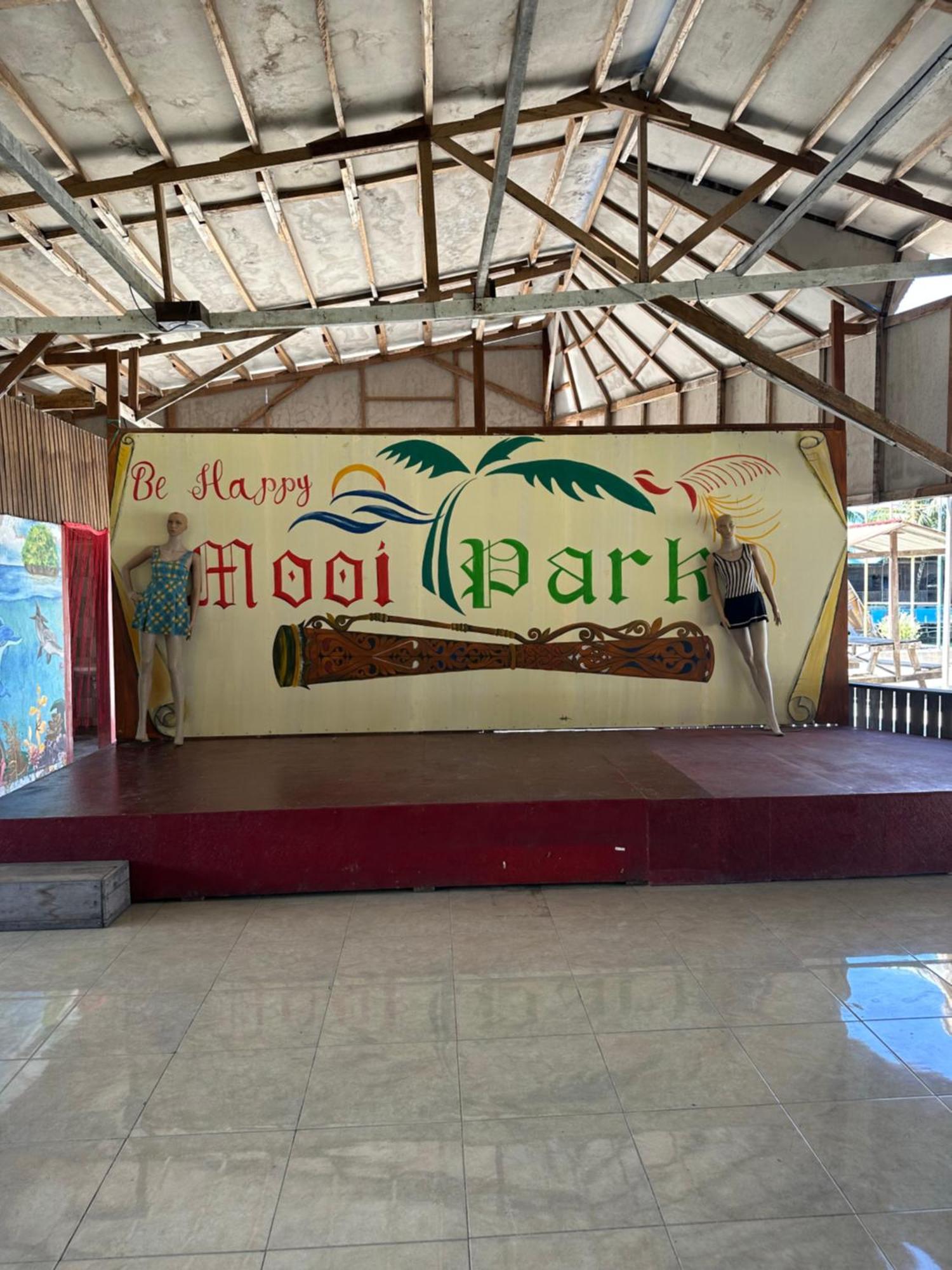 Mooi Park Hotel Sorong Luaran gambar