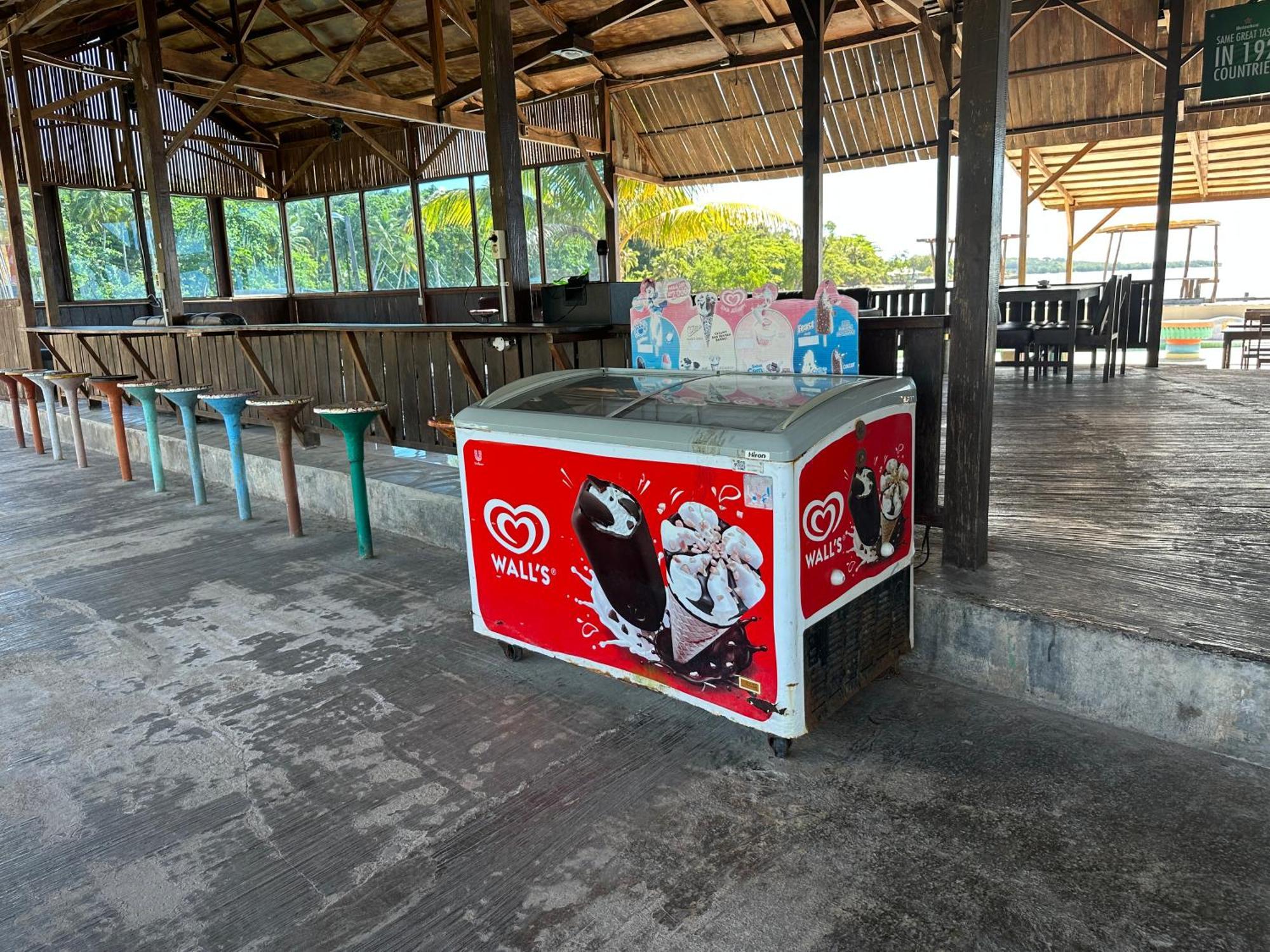Mooi Park Hotel Sorong Luaran gambar